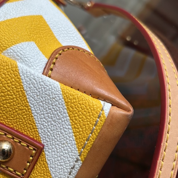 Dooney & Bourke Chevron Satchel Bag Handbag Purse - Picture 6 of 8